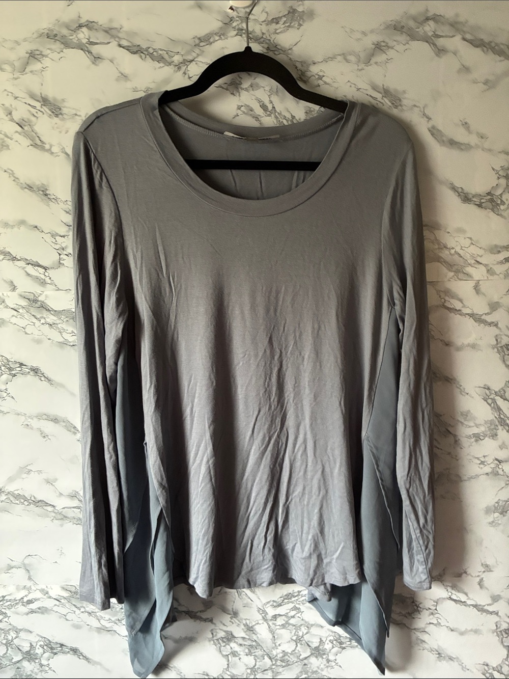 Kate & Mallory L Gray Long-Sleeve Scoop Neck Tunic